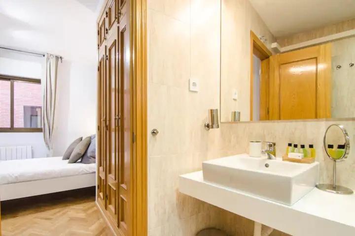 Bright & Spacious- City Center- 2Rooms-2Bathrooms Madrid Luaran gambar