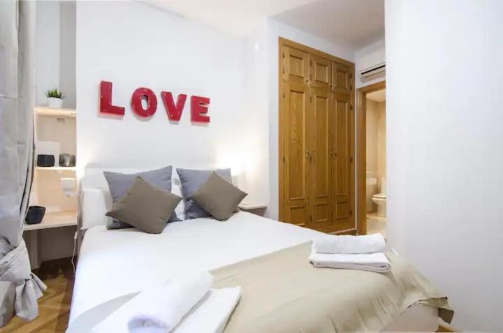 Bright & Spacious- City Center- 2Rooms-2Bathrooms Madrid Luaran gambar