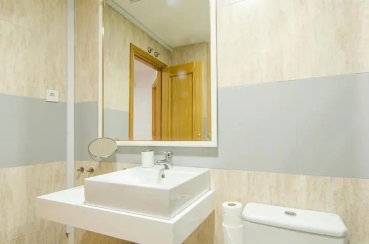 Bright & Spacious- City Center- 2Rooms-2Bathrooms Madrid Luaran gambar